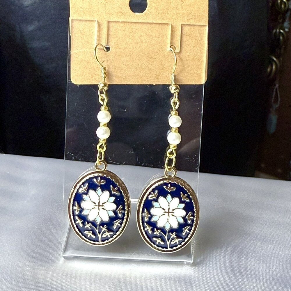 Artisan Faux Pearl Floral Dangle Earrings Gold Tone - Picture 2 of 7